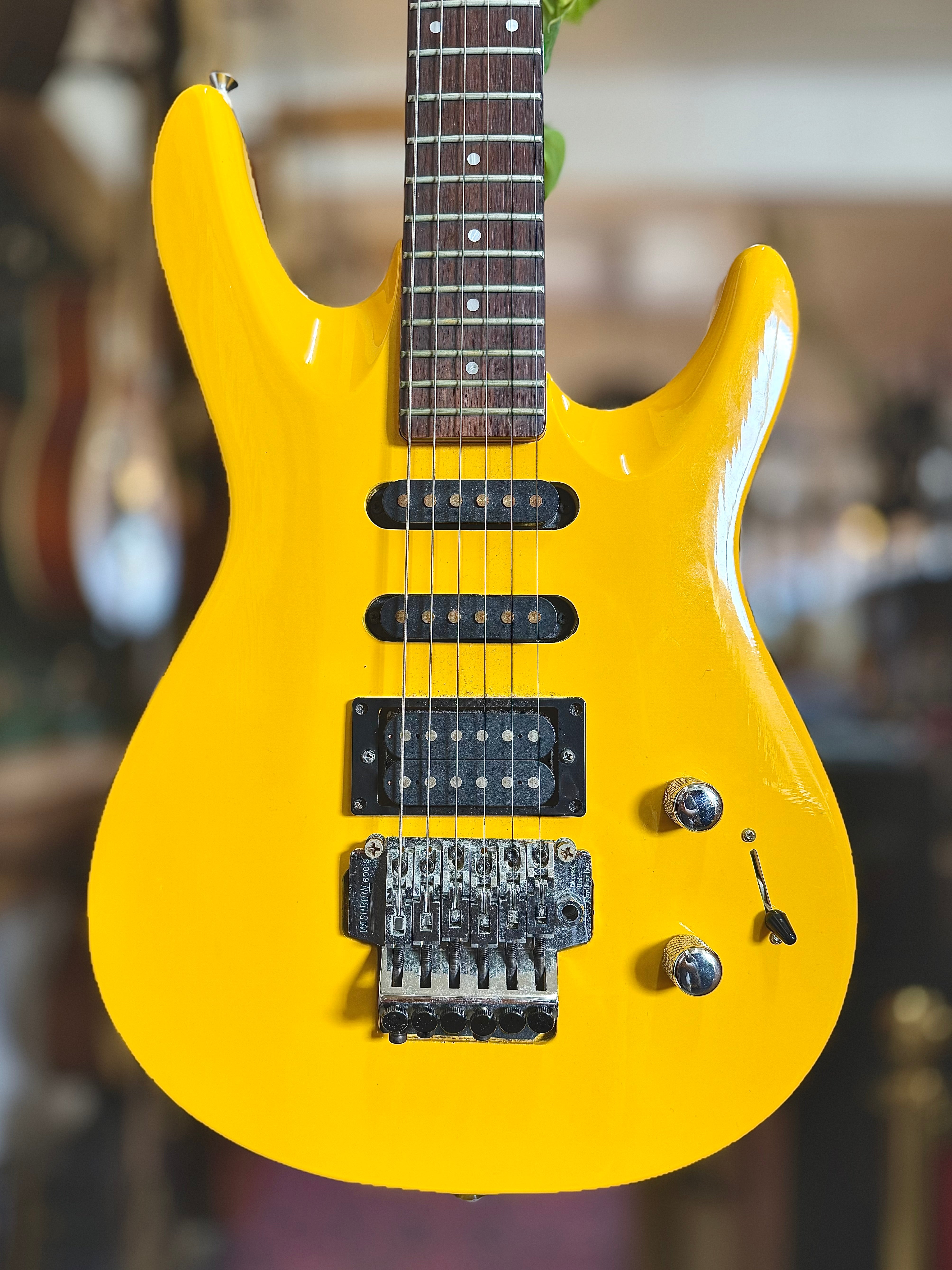 Washburn | KC40-V | Taxi Yellow | Pre-Loved Washburn | KC40-V | Taxi Yellow | Pre-Loved